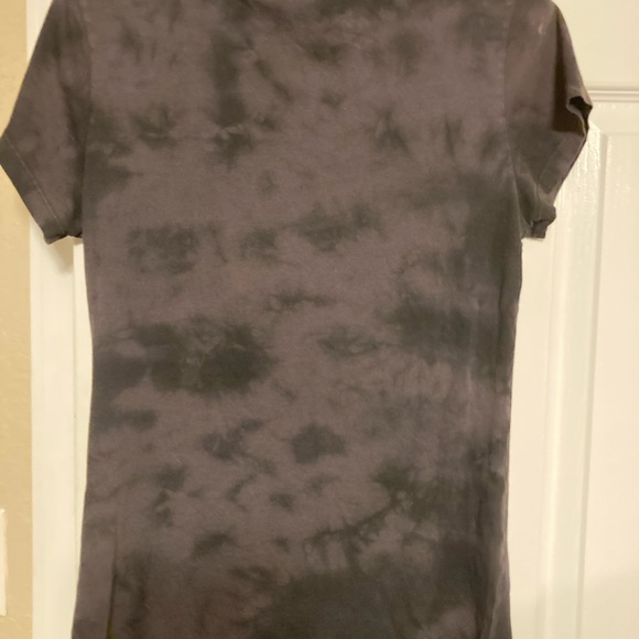 Sanctify tee - Picture 4 of 4